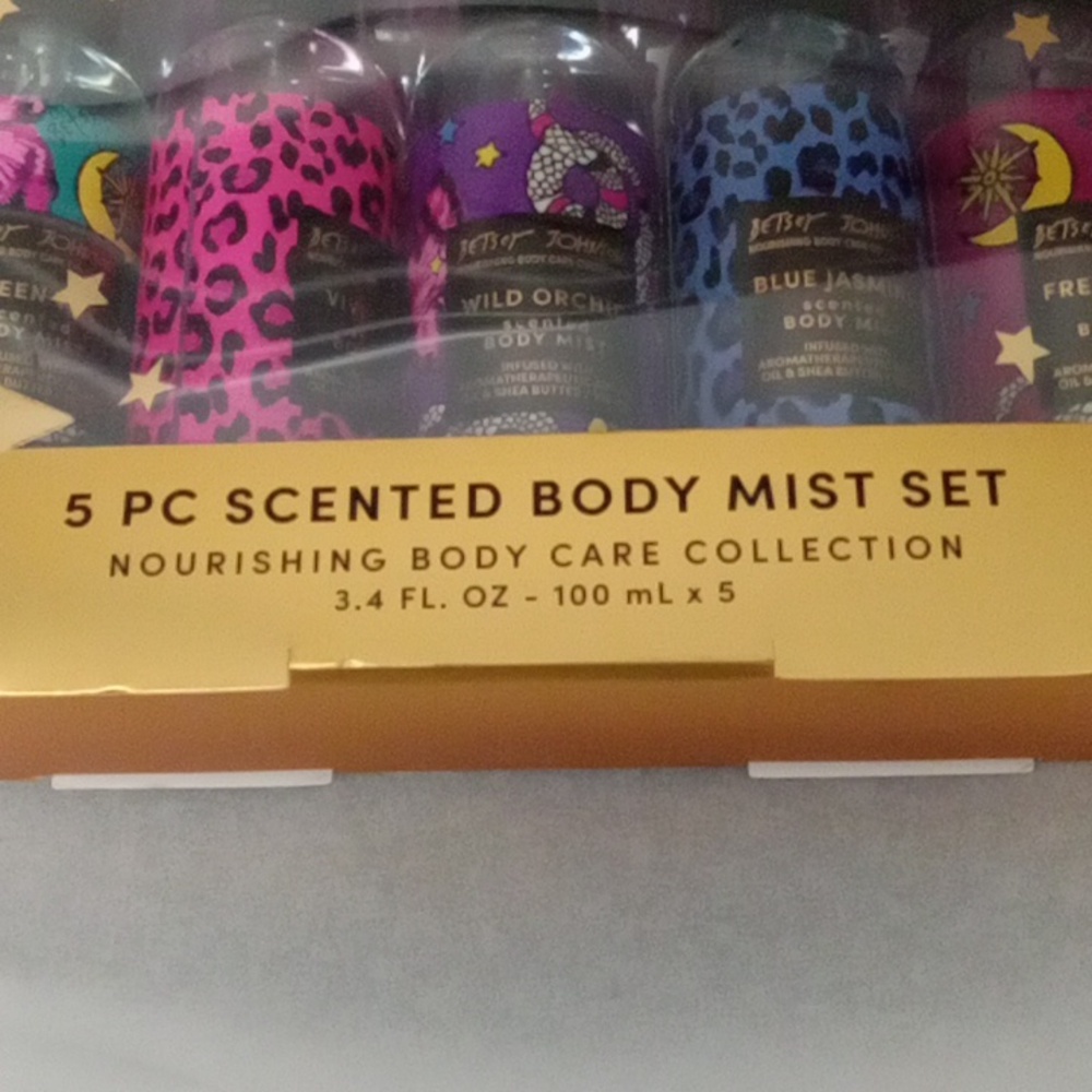 Betsey Johnson Body Mist Set - Picture 2 of 2
